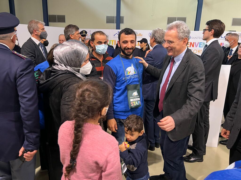 Corridoi umanitari: l'eccellenza italiana in tema di accoglienza ai migranti. Accolti 114 profughi dalla Libia, tra cui tanti bambini.